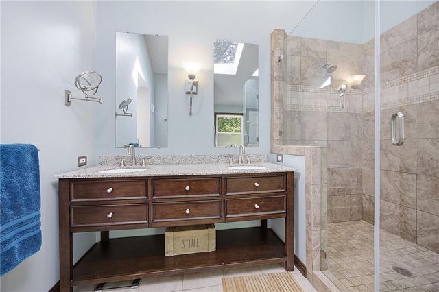 15506 W 92nd Place, Lenexa, KS 66219