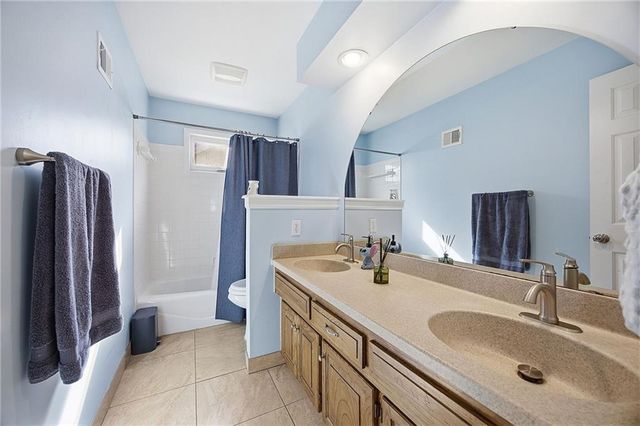 15506 W 92nd Place, Lenexa, KS 66219