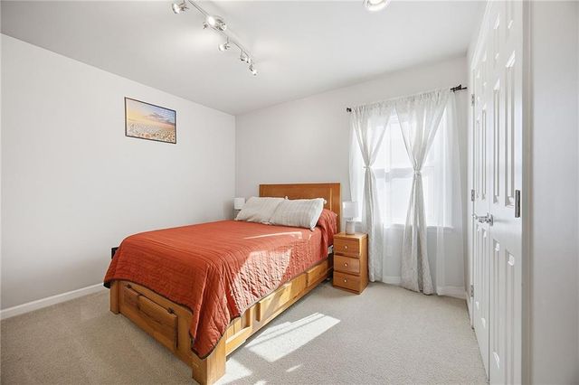 15506 W 92nd Place, Lenexa, KS 66219