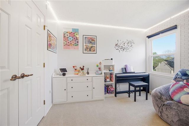 15506 W 92nd Place, Lenexa, KS 66219