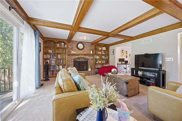 15506 W 92nd Place, Lenexa, KS 66219