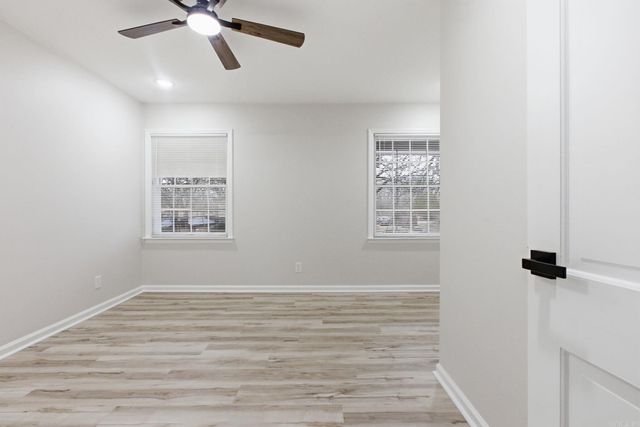 2916 Justin Matthews Dr, North Little Rock, AR 72116