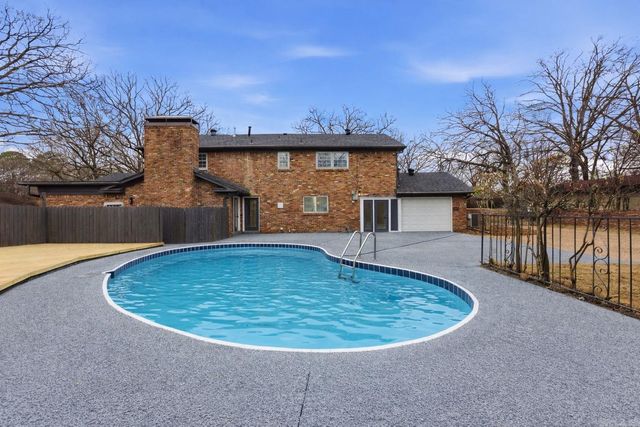 2916 Justin Matthews Dr, North Little Rock, AR 72116