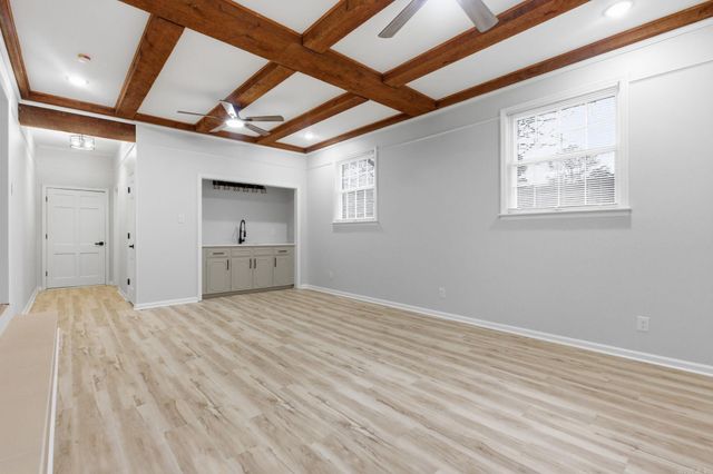 2916 Justin Matthews Dr, North Little Rock, AR 72116