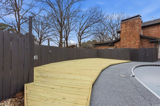 2916 Justin Matthews Dr, North Little Rock, AR 72116