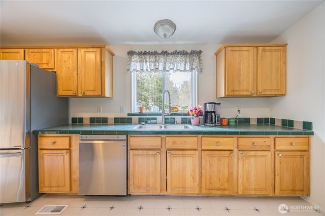 122 Derrick Road, Port Angeles, WA 98362