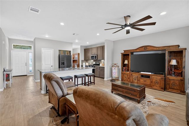 301 Story Cove, Caldwell, TX 77836