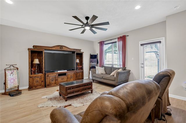 301 Story Cove, Caldwell, TX 77836