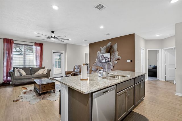 301 Story Cove, Caldwell, TX 77836