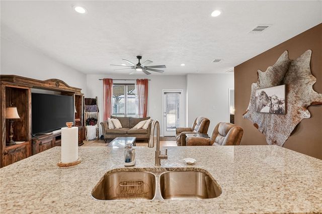 301 Story Cove, Caldwell, TX 77836