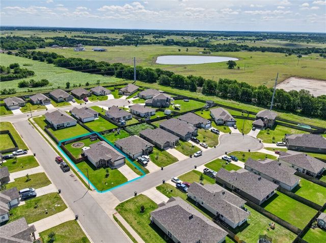 301 Story Cove, Caldwell, TX 77836