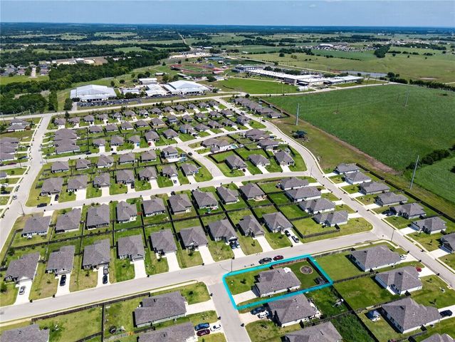 301 Story Cove, Caldwell, TX 77836