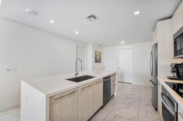 2000 Metropica Way 1509, Sunrise, FL 33323