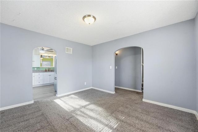 1230 W 31st Street, Independence, MO 64055