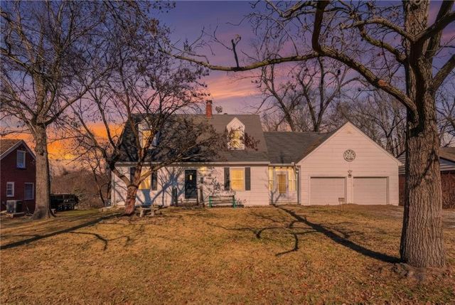 1230 W 31st Street, Independence, MO 64055