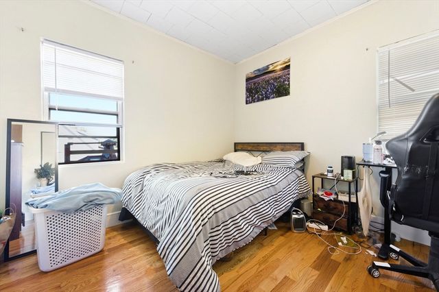 241 Highland Ave, Somerville, MA 02143