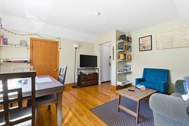 241 Highland Ave, Somerville, MA 02143