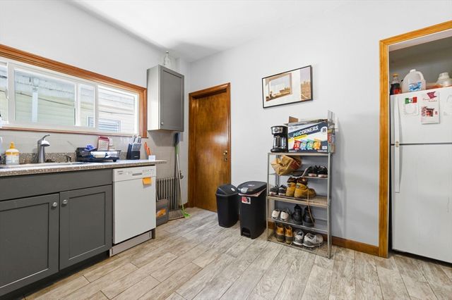 241 Highland Ave, Somerville, MA 02143