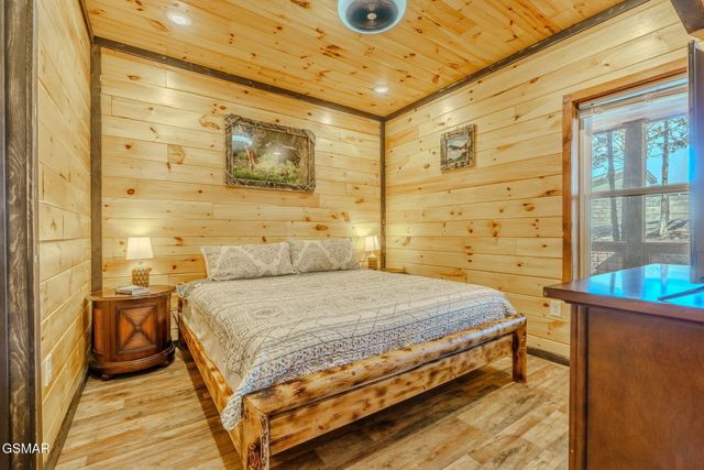 2540 White Timberlake Drive, Sevierville, TN 37876