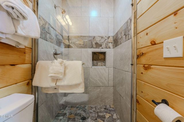 2540 White Timberlake Drive, Sevierville, TN 37876