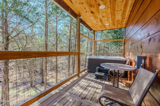 2540 White Timberlake Drive, Sevierville, TN 37876