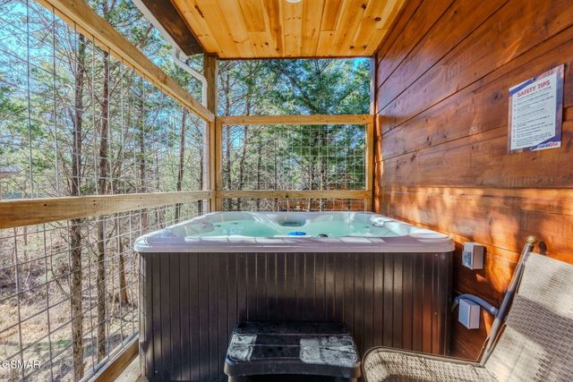 2540 White Timberlake Drive, Sevierville, TN 37876