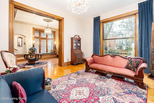 910 Cherokee Rd, Louisville, KY 40204