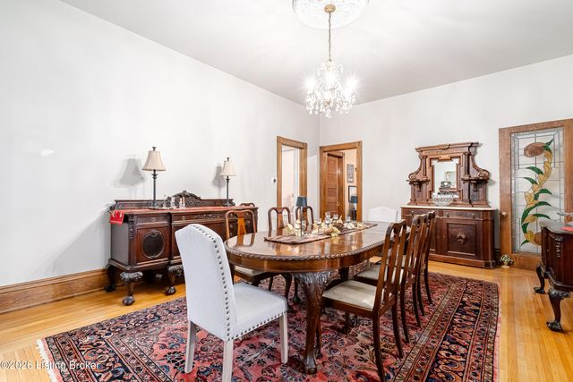 910 Cherokee Rd, Louisville, KY 40204