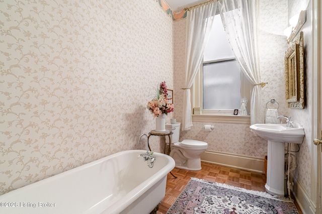 910 Cherokee Rd, Louisville, KY 40204