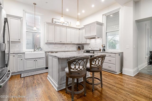 910 Cherokee Rd, Louisville, KY 40204