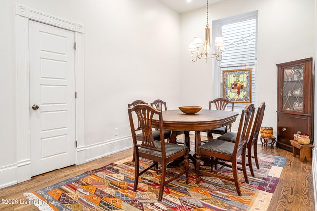 910 Cherokee Rd, Louisville, KY 40204