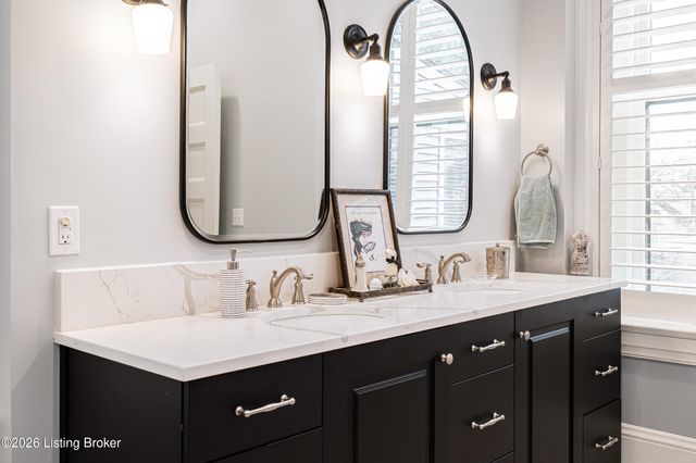 910 Cherokee Rd, Louisville, KY 40204