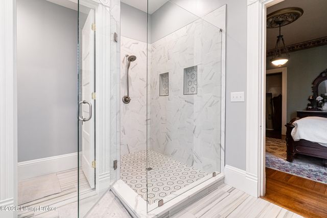 910 Cherokee Rd, Louisville, KY 40204