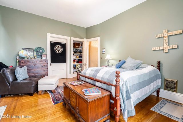 910 Cherokee Rd, Louisville, KY 40204