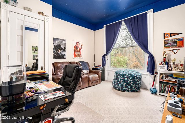 910 Cherokee Rd, Louisville, KY 40204