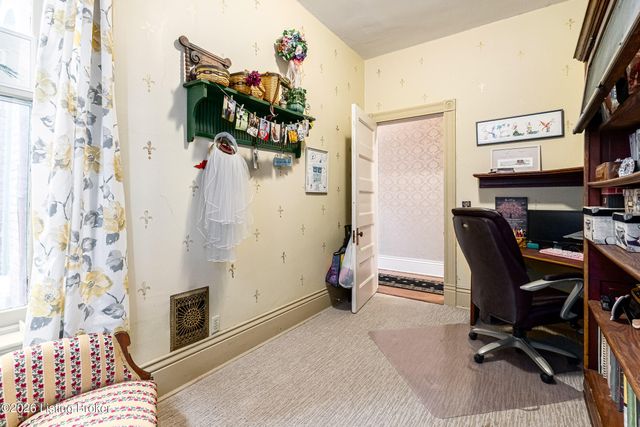 910 Cherokee Rd, Louisville, KY 40204