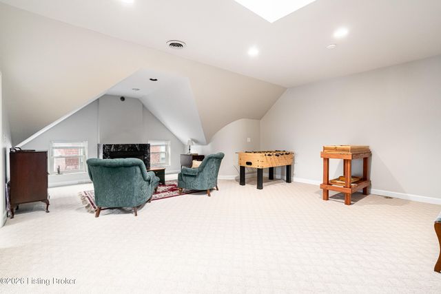 910 Cherokee Rd, Louisville, KY 40204