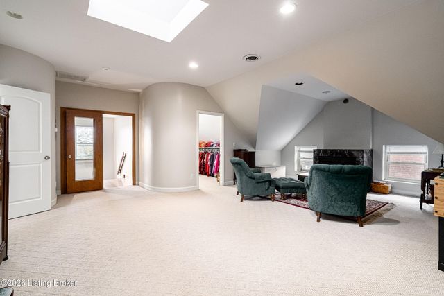 910 Cherokee Rd, Louisville, KY 40204