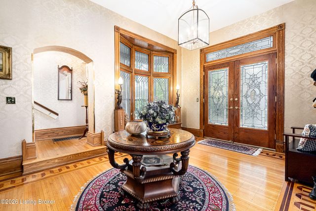 910 Cherokee Rd, Louisville, KY 40204