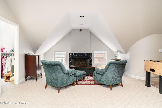 910 Cherokee Rd, Louisville, KY 40204