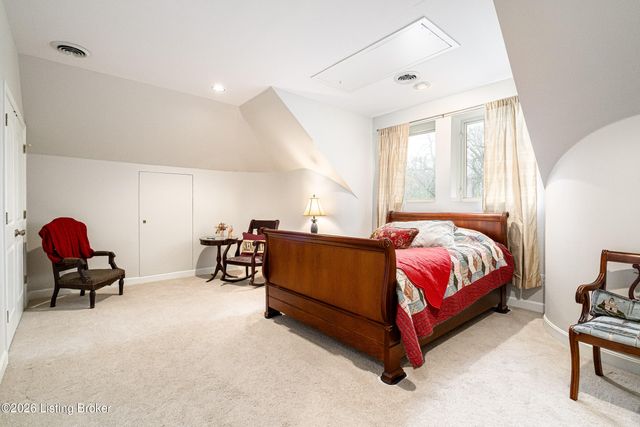 910 Cherokee Rd, Louisville, KY 40204