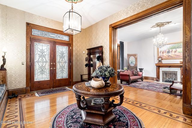 910 Cherokee Rd, Louisville, KY 40204