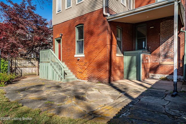 910 Cherokee Rd, Louisville, KY 40204