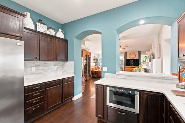 2714 S Westgate St, Wichita, KS 67215