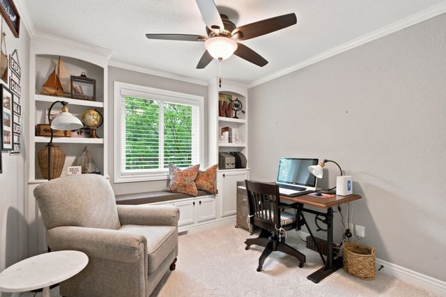2714 S Westgate St, Wichita, KS 67215