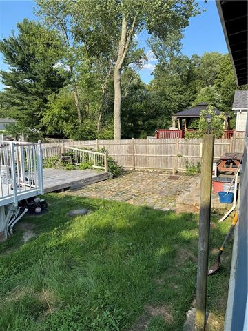 15 Versailles Street, Cranston, RI 02920