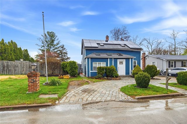 15 Versailles Street, Cranston, RI 02920