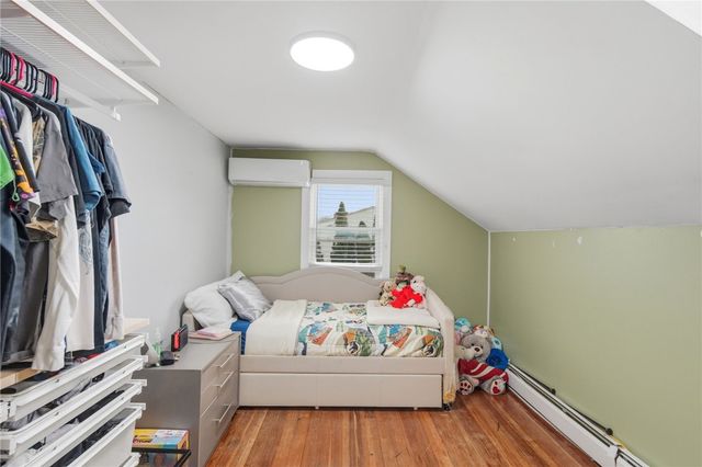 15 Versailles Street, Cranston, RI 02920