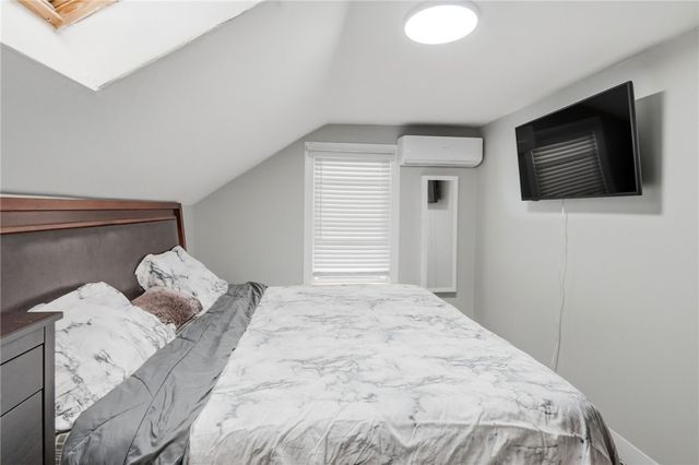 15 Versailles Street, Cranston, RI 02920