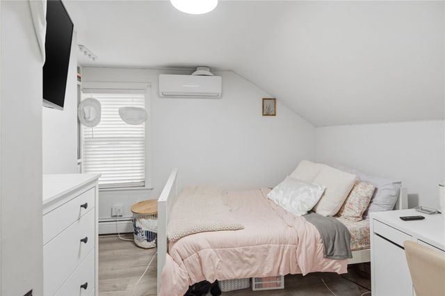 15 Versailles Street, Cranston, RI 02920